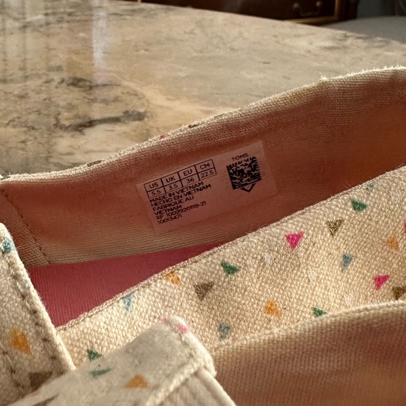 TOMS Pastel Triangle Shoes - Picture 5 of 7